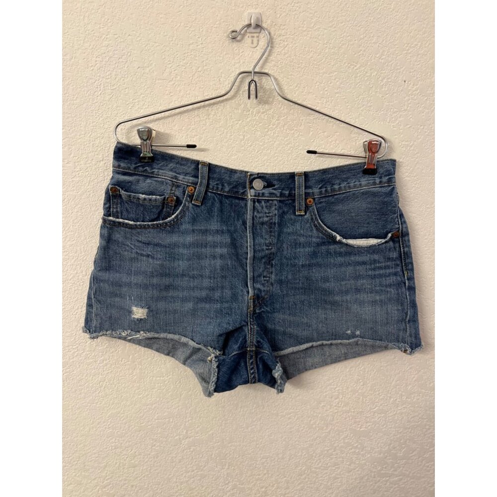 Levi’s denim blue jean shorts women size 30